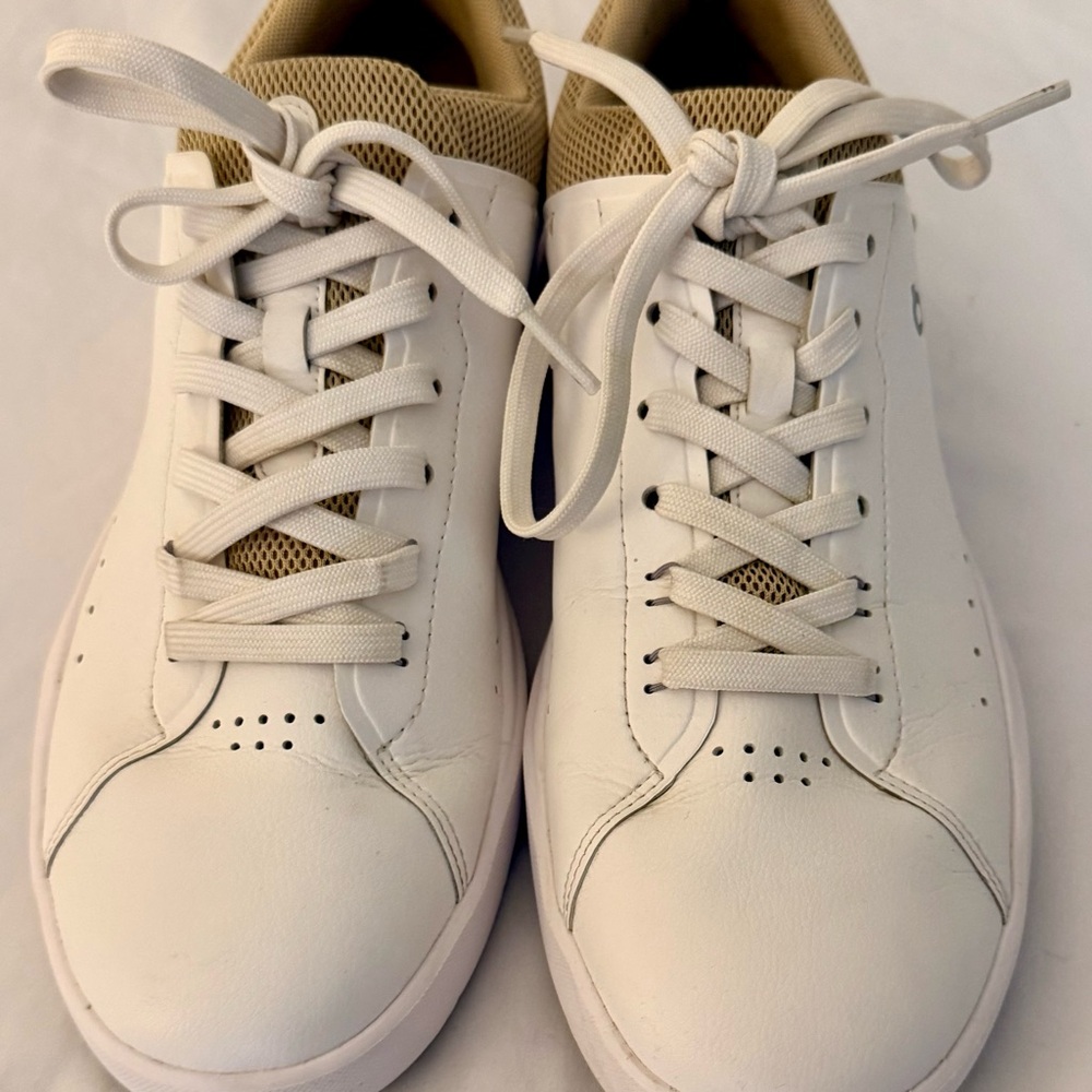 Women’s On Running The Roger Advantage – White – Size 10